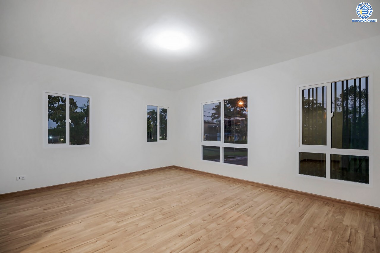 บ้านเดี่ยวมือสองนนทบุรี โครงการ ชัยพฤกษ์ ปิ่นเกล้า-กาญจนาฯ ถนนเมน วิวสวย หลังมุม จากแบรนด์คุณภาพ LH เนื้อที่ 75.8 ตร.ว. ฟังก์ชัน 3 ห้องนอน 3 ห้องน้ำ 1 ห้องอเนกประสงค์ จอดรถได้ 2 คัน บนทำเลศักยภาพ ใกล้เซ็นทรัลเวสต์เกต ทางด่วน "กาญจนาภิเษก" รถไฟฟ้าสายสีม่วง "สถานีตลาดบางใหญ่"